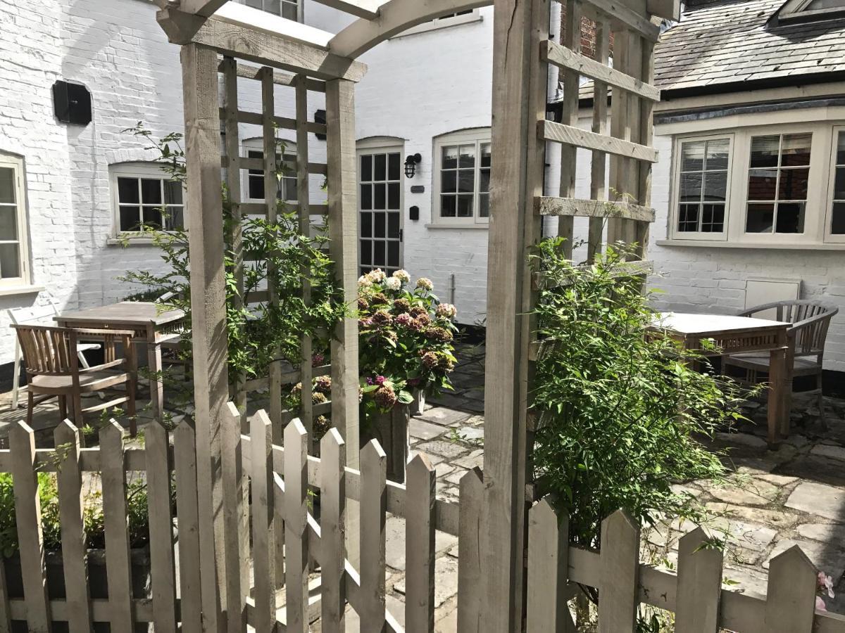 Courtyard Cottages Lymington, 2 Adults Only מראה חיצוני תמונה
